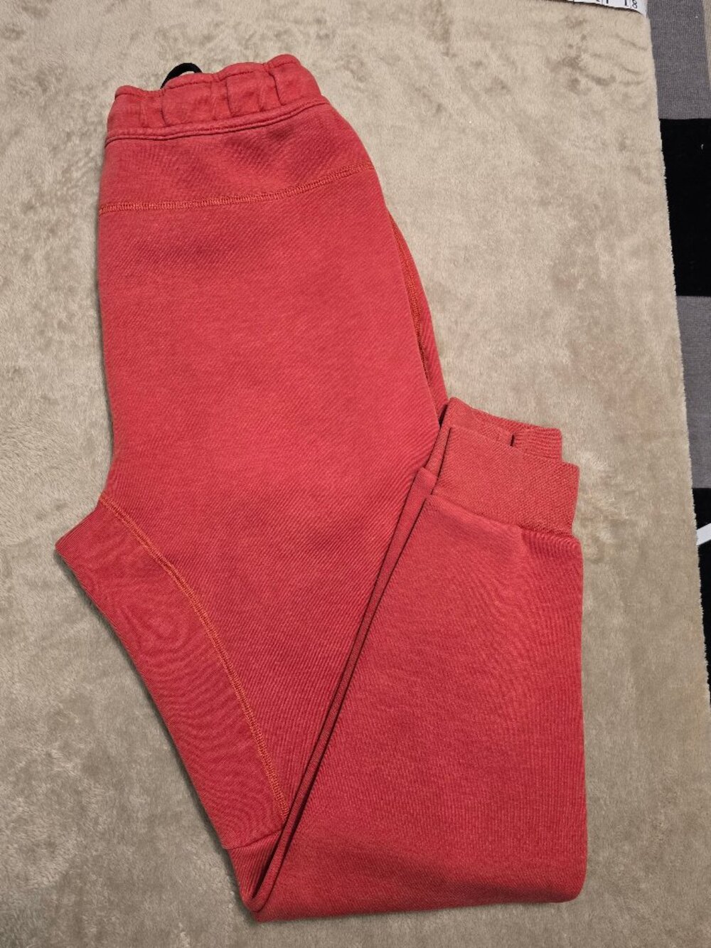 Brand: PUMA Style: Avenir Woven Track Pants / Joggers Style Code: 596461-27 Colo